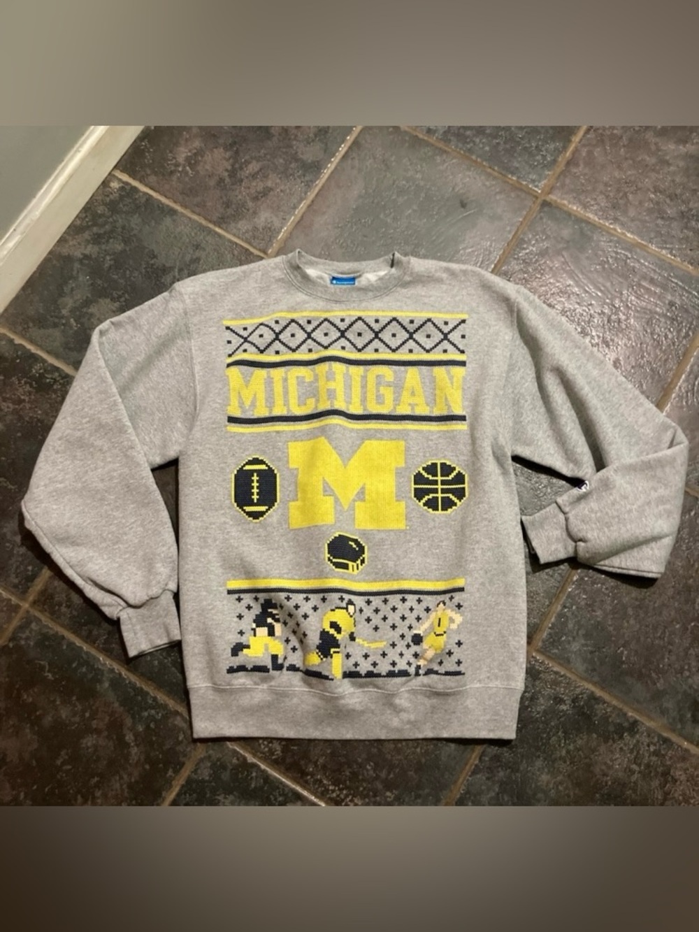 Vintage University of Michigan Champion Eco Fleece Sweatshirt Pixel Art Size M
